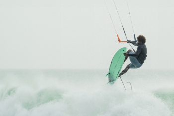 ¿Qué es el kitesurf?