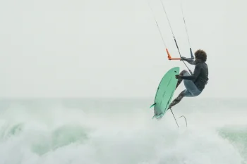 ¿Qué es el kitesurf?